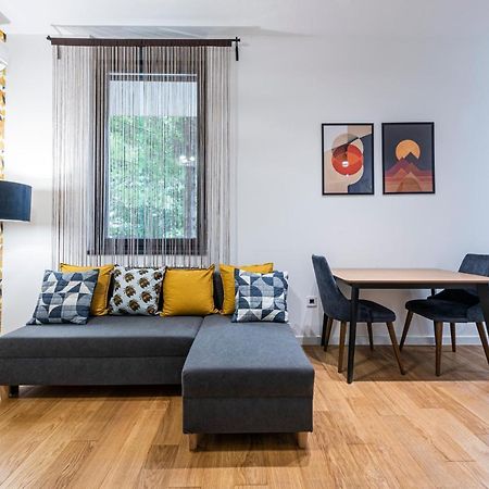 Vertigo Modern Studio-Free Private Parking-Fast Wi-Fi ノヴィ・サド エクステリア 写真