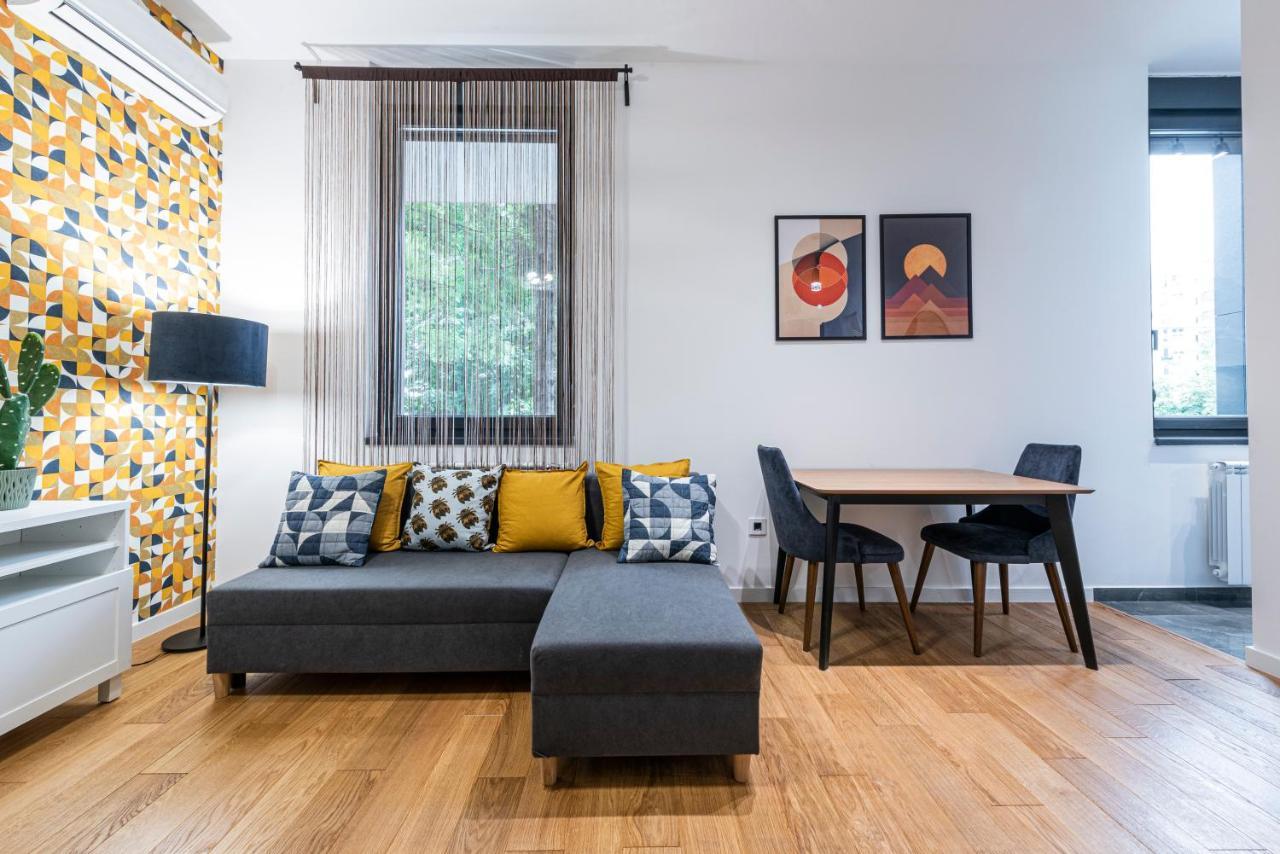 Vertigo Modern Studio-Free Private Parking-Fast Wi-Fi ノヴィ・サド エクステリア 写真