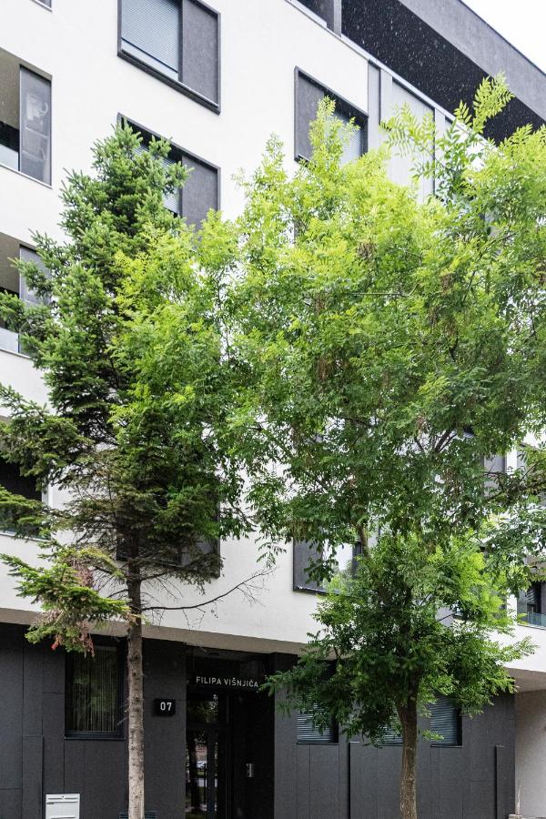 Vertigo Modern Studio-Free Private Parking-Fast Wi-Fi ノヴィ・サド エクステリア 写真